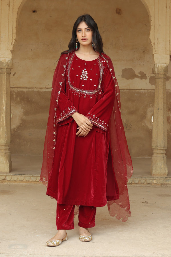 Ishtaar Maroon Velvet Set