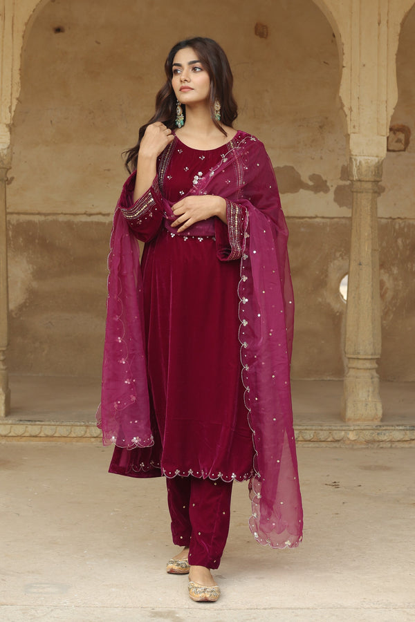 Ishtaar Magenta Velvet Set