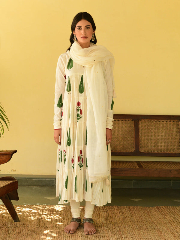 Sukoon white tiered anarkali set- set of 3